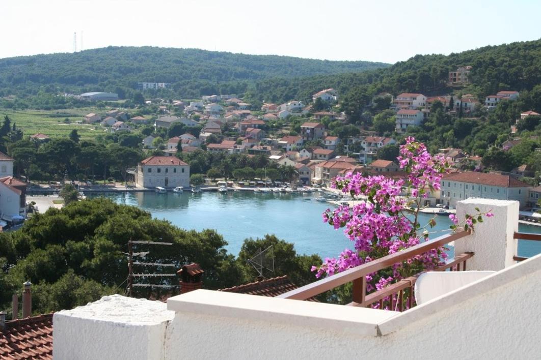 Apartmani Mladina Jelsa  Exterior photo
